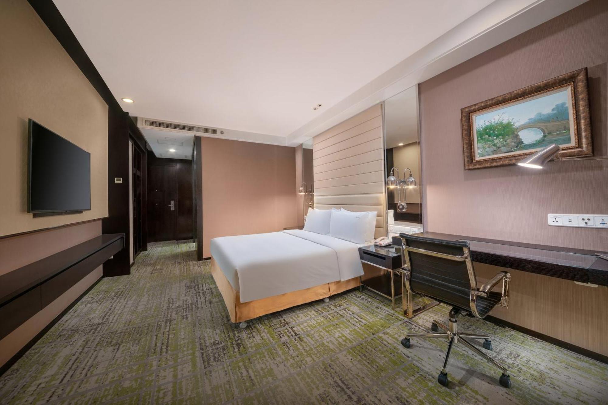 Holiday Inn Beijing Focus Square, An Ihg Hotel Extérieur photo